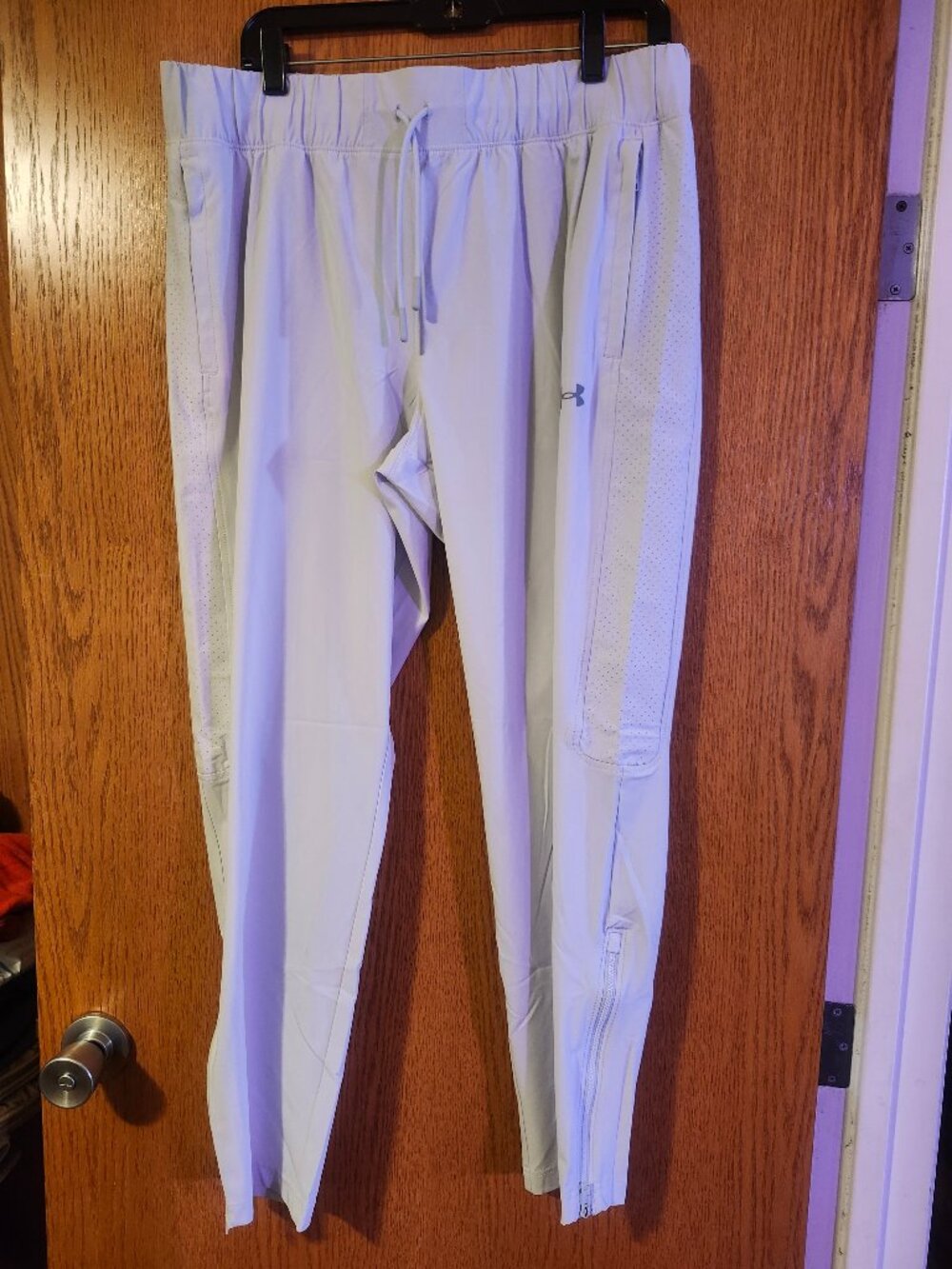 NWT/Under Armour, Womens, Large, Light Gray, Sports Pants